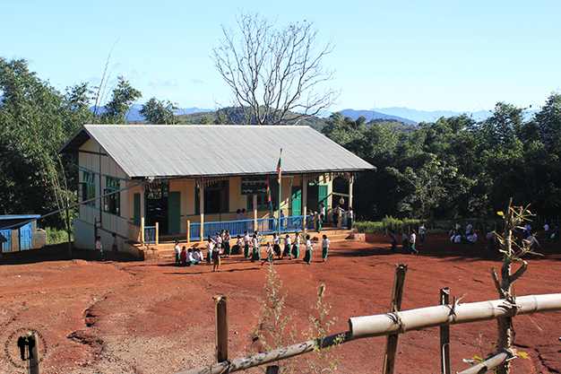 Escuela donde acuden los niños de las aldeas cercanas