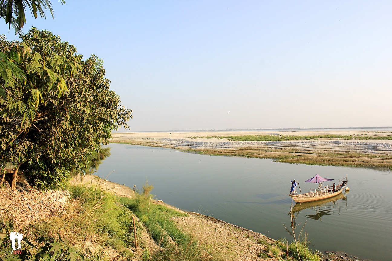 Rio Padma, más conocido como río Ganges, cambia su nombre al entrar en Bangladesh