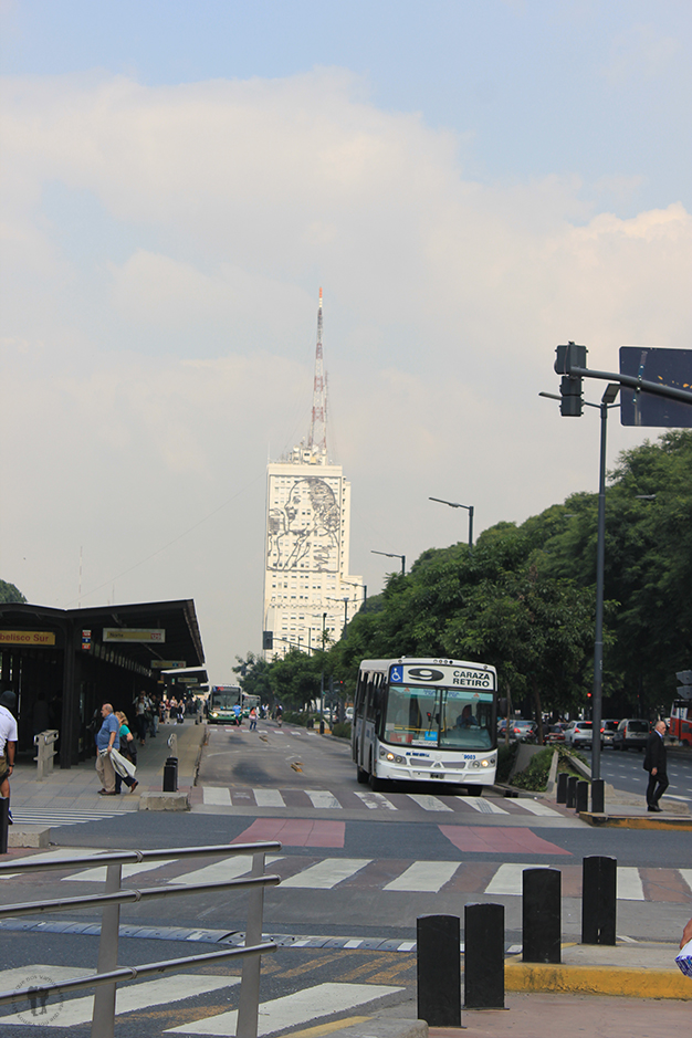 Edificio del Ministerio de Obras Públicas, con el retrato de Eva Perón