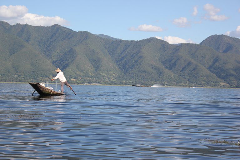 Pescador del lago