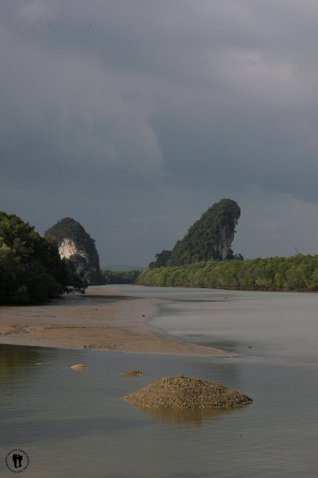 Paseando la orilla de Krabi