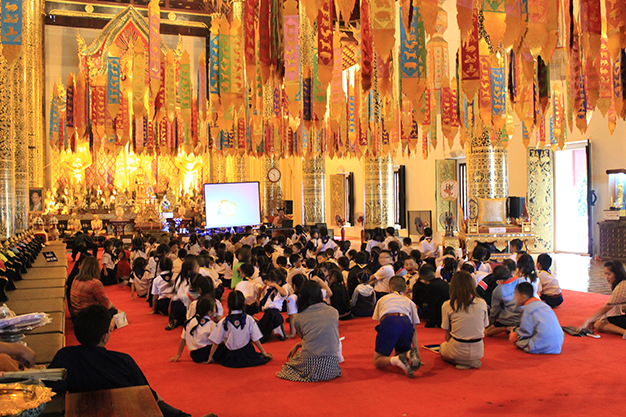 Excursión escolar en uno de los templos, Chiang Mai