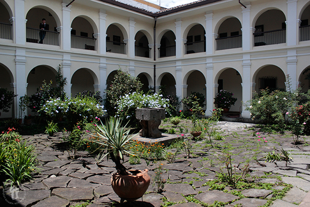 Patio del Museo Nacional Guillermo Valencia