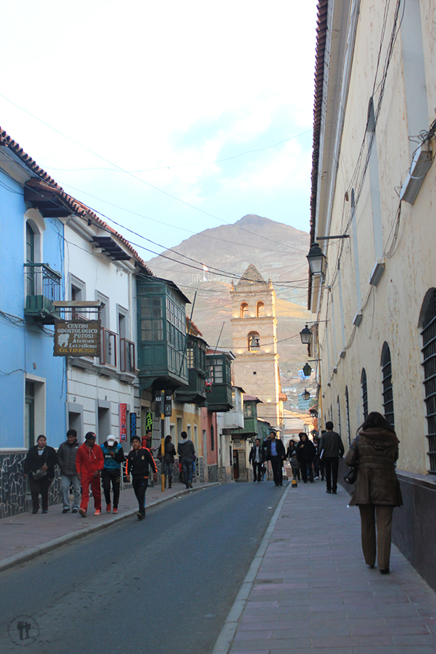 Cerro Rico al fondo