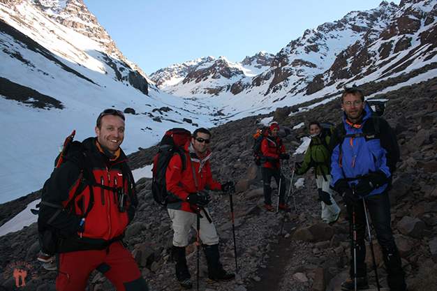 Salimos tarde del refugio pero aún tenemos ganas de parar y sacar fotos