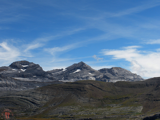 Las tres Sorores. De izquierda a derecha: Cilindro de Marbore, Monte Perdido y Pico de Añisclo (o Soum de Ramond)