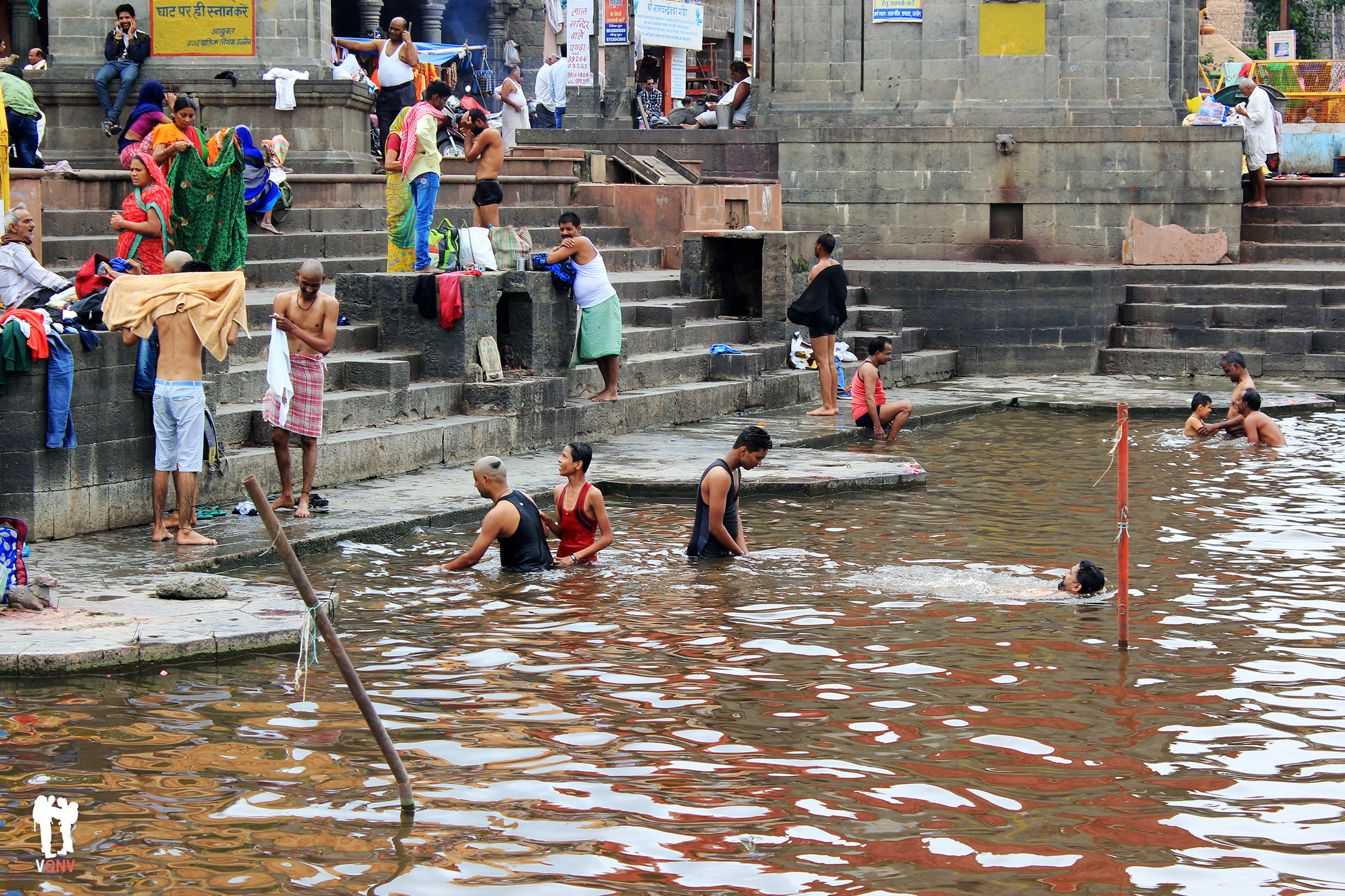 Baños en el Ram Ghat