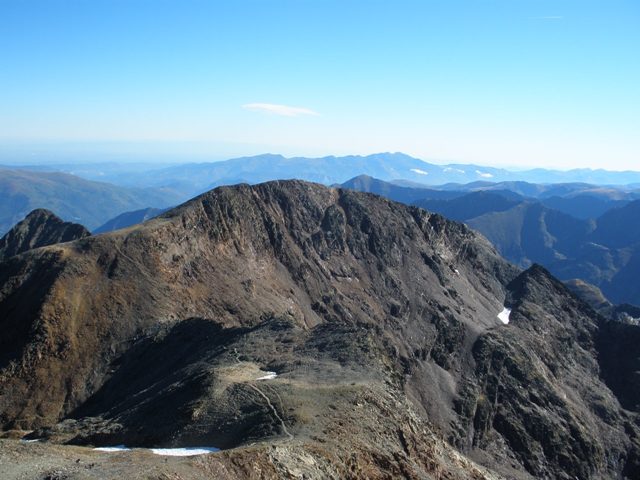 Si miramos enfrente tenemos el tercer objetivo del día. Montcalm 3075m