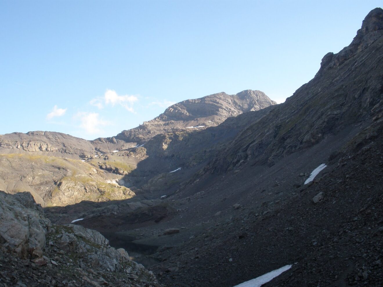La Munia 3133m y Pequeña Munia 3096m Vístete que nos vamos