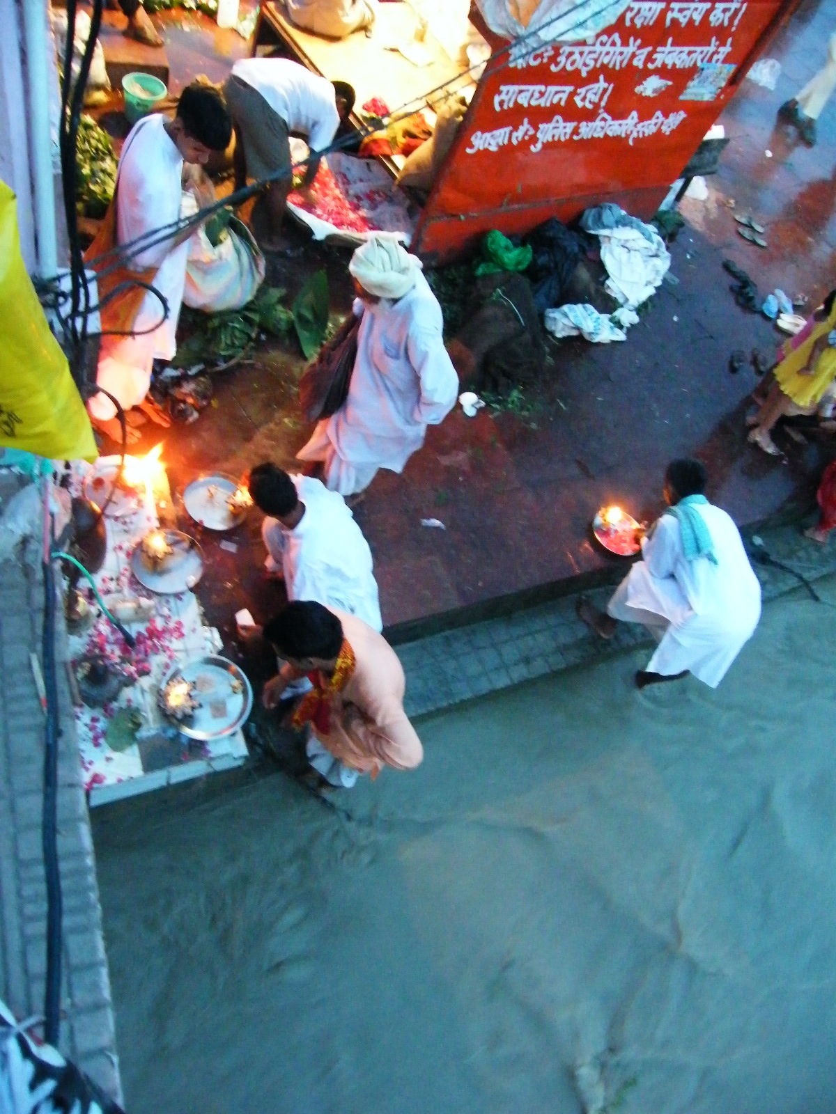 Momento de la Puja. Ganga Aarti, en Haridwar