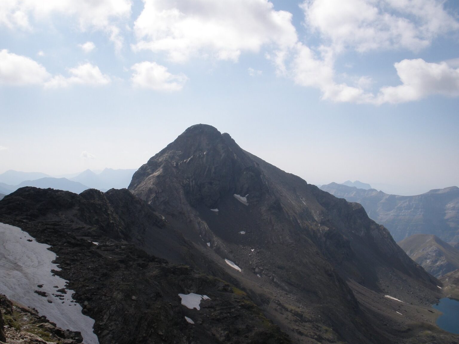 La Munia 3133m y Pequeña Munia 3096m Vístete que nos vamos