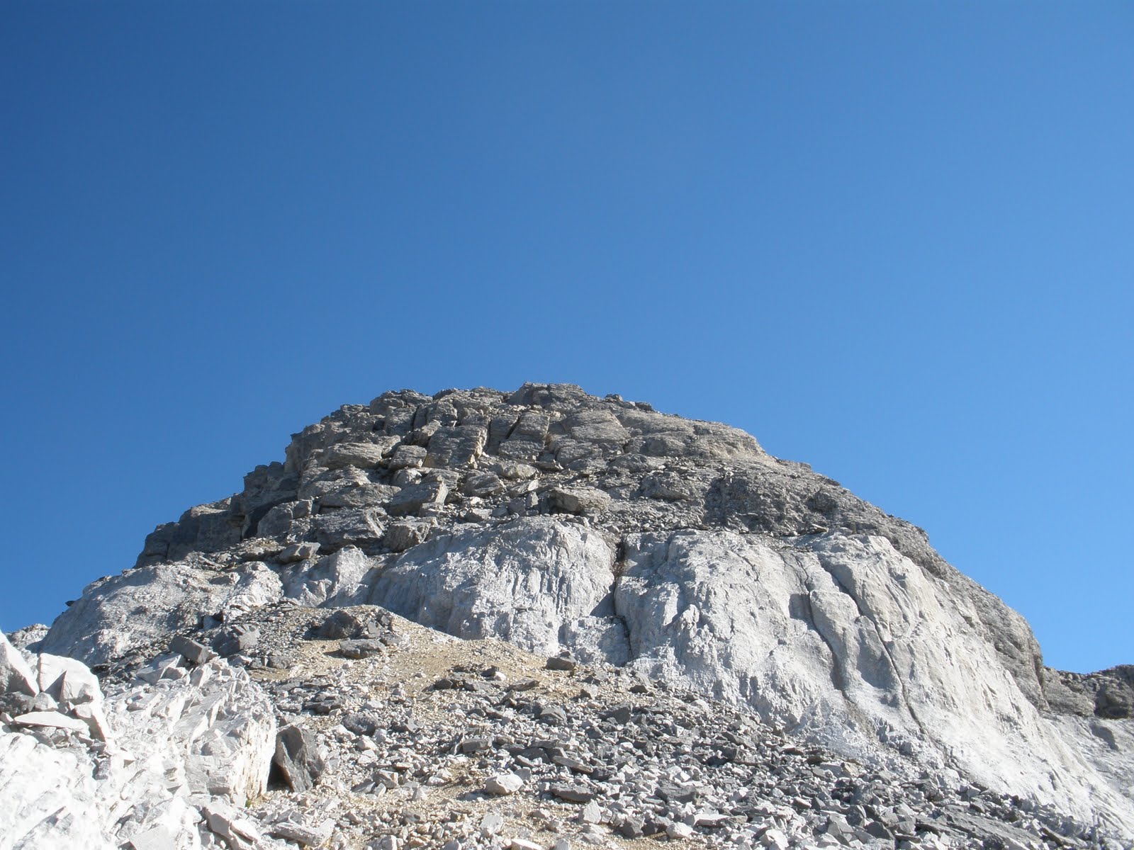 Trepada antes de llegar a la cima del Casco de Marboré