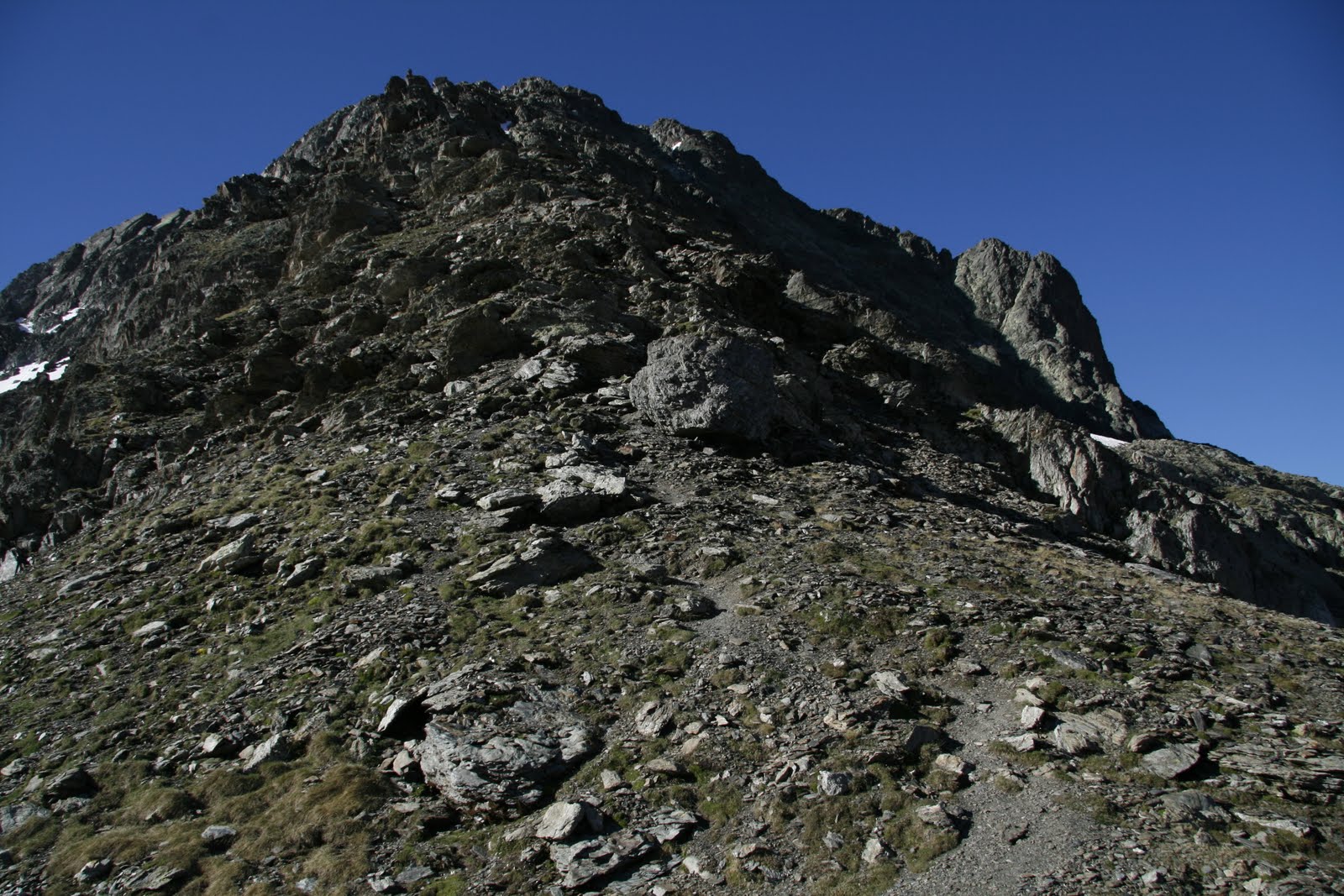 Nos queda una entretenida arista N hasta la cima